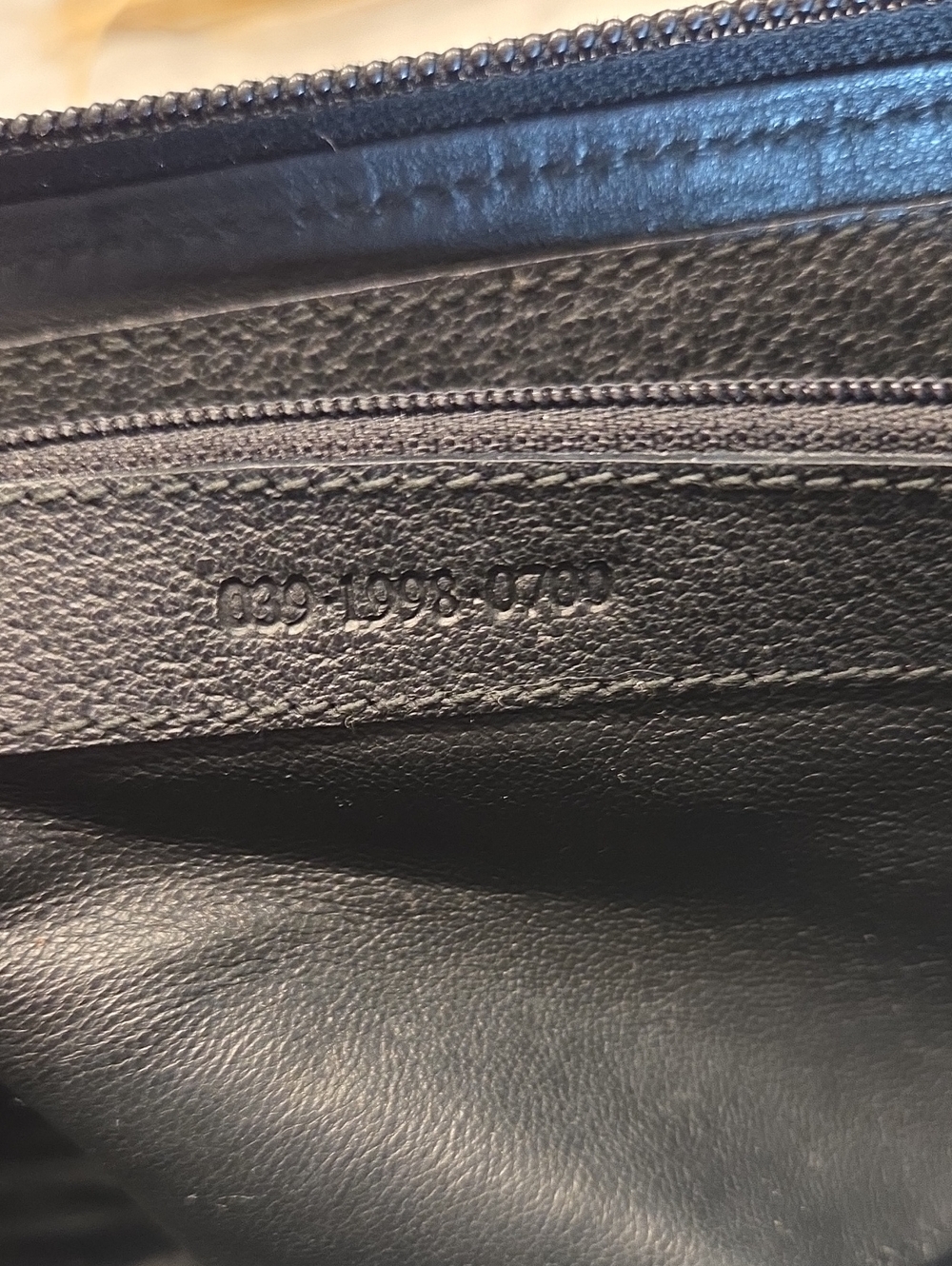 Authentic Gucci Vintage Black Suede Double Bamboo-Handle Wallet - Picture 4 of 10